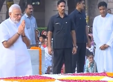 ದೇಶದಾದ್ಯಂತ ಸಂಭ್ರಮದ ಗಾಂಧಿ ಜಯಂತಿ;ರಾಷ್ಟ್ರಪಿತ  , ಶಾಸ್ತ್ರಿ ಸಮಾಧಿಗೆ ಪ್ರಧಾನಿ  ಮೋದಿ ನಮನ